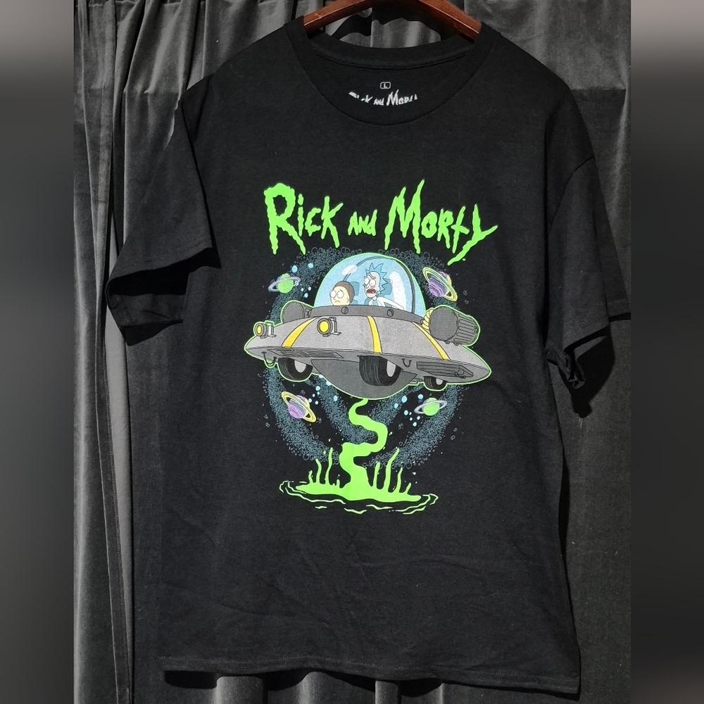 Ripple Junction Black and Green Graphic Tee